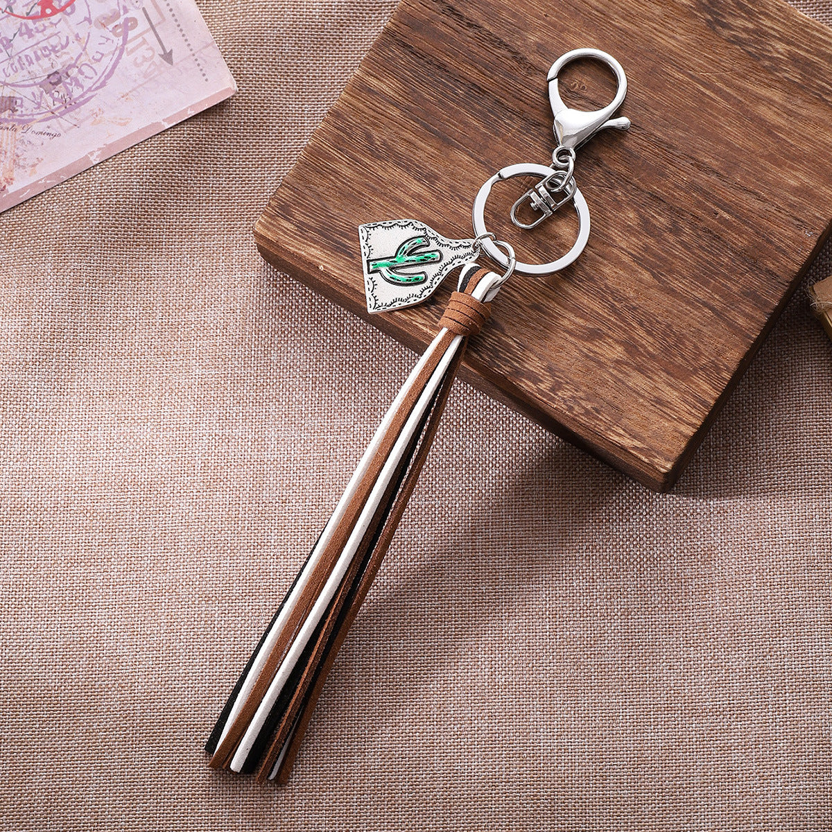 Wholesale of Western Wind Alloy Geometry Farm Brand Keychains